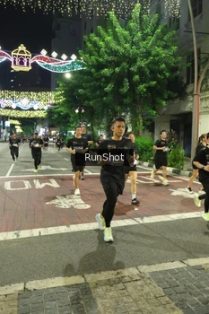 Runner Photo 4216705
