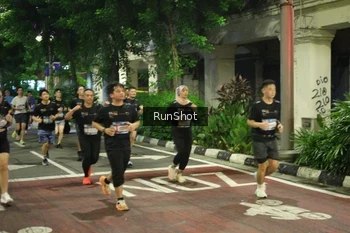 Runner Photo 4216707