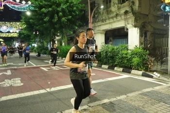 Runner Photo 4216741