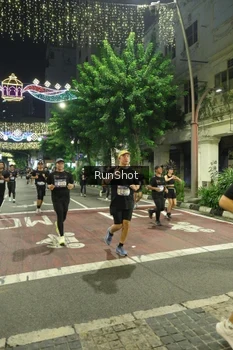 Runner Photo 4216774
