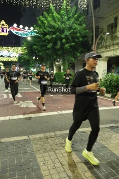 Runner Photo 4216803