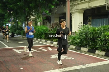 Runner Photo 4216804