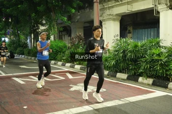 Runner Photo 4216812