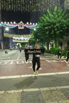 Runner Photo 4216819