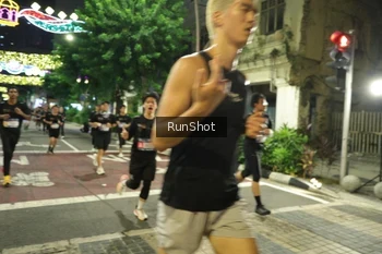 Runner Photo 4216995