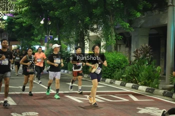 Runner Photo 4217175
