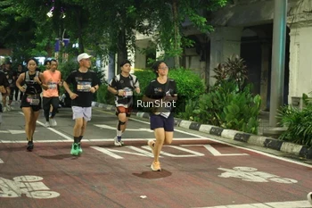 Runner Photo 4217188