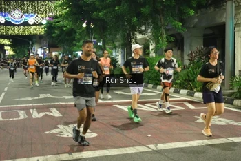 Runner Photo 4217198