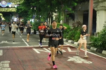 Runner Photo 4217210