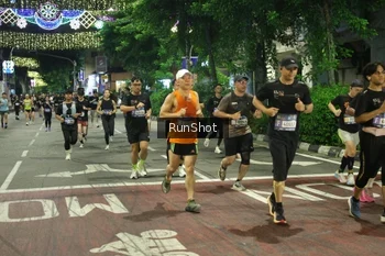 Runner Photo 4217324