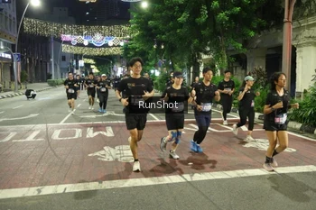 Runner Photo 4217355