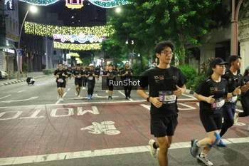 Runner Photo 4217363