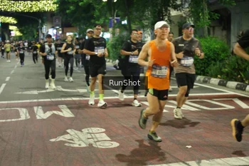 Runner Photo 4217391
