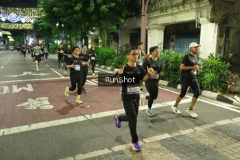 Runner Photo 4217541