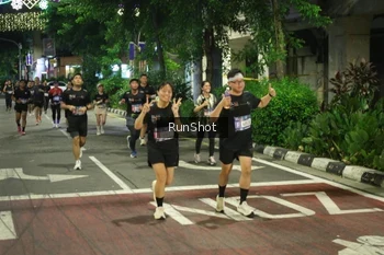 Runner Photo 4217633