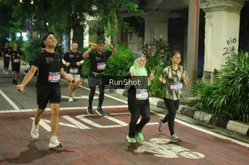 Runner Photo 4217681