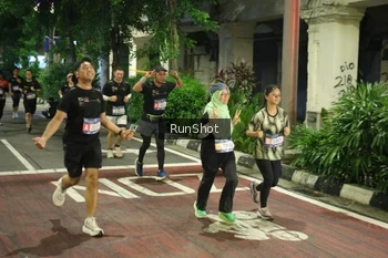 Runner Photo 4217697
