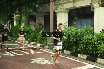 Runner Photo 4217741