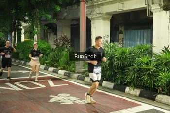 Runner Photo 4217742