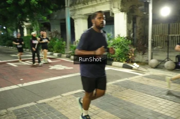 Runner Photo 4217802