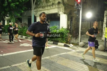 Runner Photo 4217810