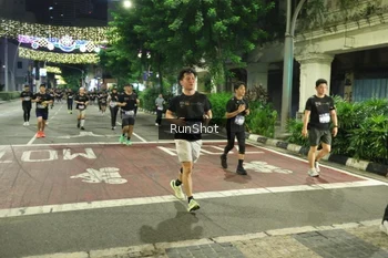 Runner Photo 4217847