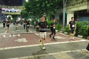 Runner Photo 4217848