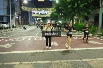 Runner Photo 4217965