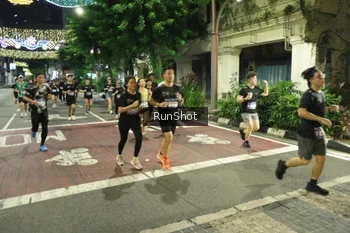 Runner Photo 4217980