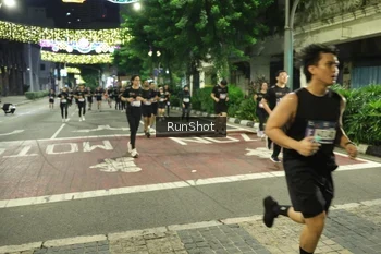 Runner Photo 4218052