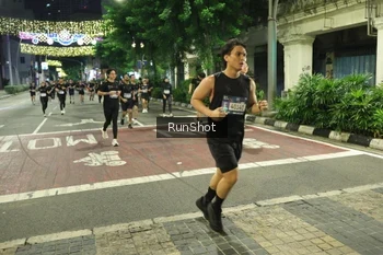 Runner Photo 4218057