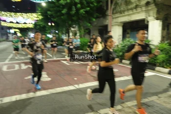Runner Photo 4218058