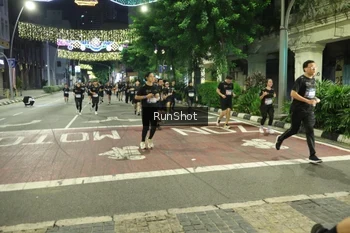 Runner Photo 4218060