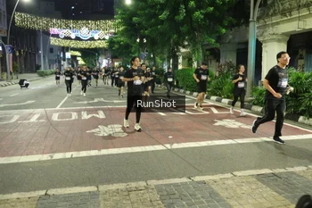 Runner Photo 4218062