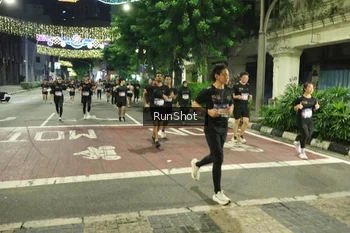 Runner Photo 4218080