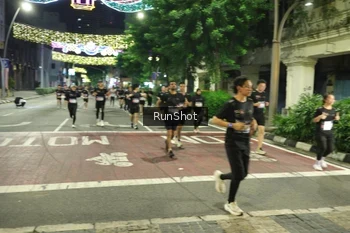 Runner Photo 4218083