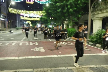 Runner Photo 4218086