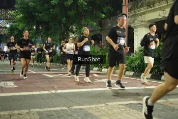 Runner Photo 4218169