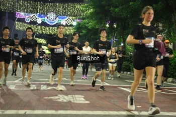 Runner Photo 4218179