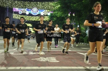 Runner Photo 4218183