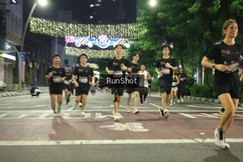 Runner Photo 4218184