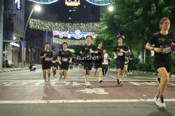 Runner Photo 4218186