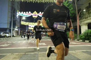 Runner Photo 4218300