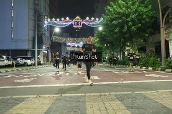 Runner Photo 4218345