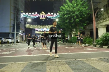 Runner Photo 4218351