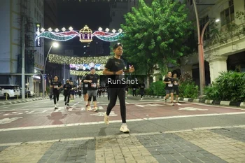 Runner Photo 4218353