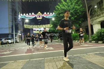 Runner Photo 4218360