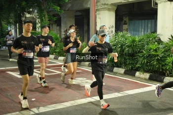 Runner Photo 4218366
