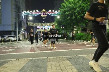 Runner Photo 4218373