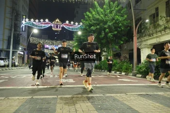 Runner Photo 4218375